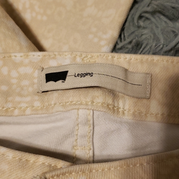 Cute Womens Levi's jean leggings - Picture 3 of 5